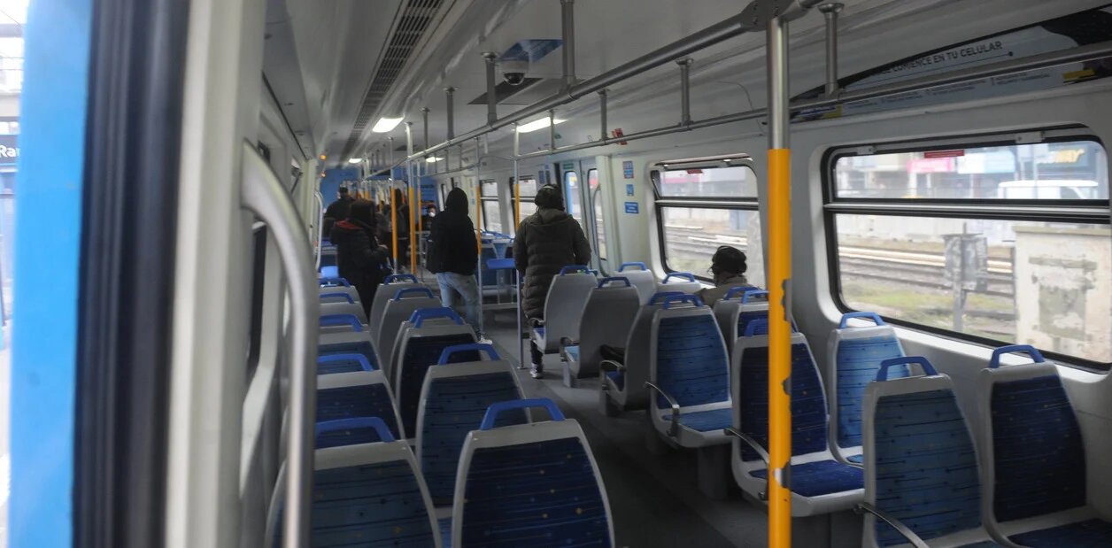 tren-sarmiento-con-los-permisos___sDq7z-ee0_1256x620__2