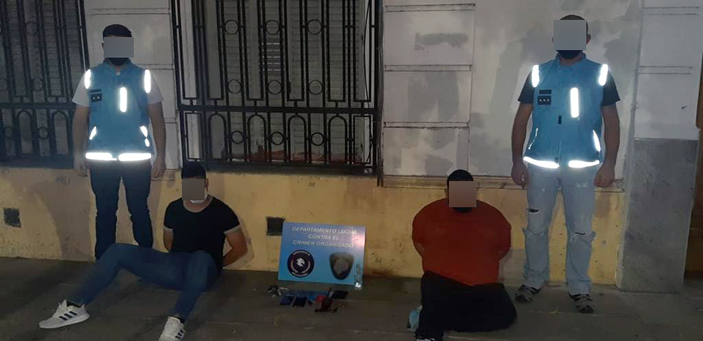 Detienen-infraganti-a-dos-ladrones-de-autos-de-alta-gama