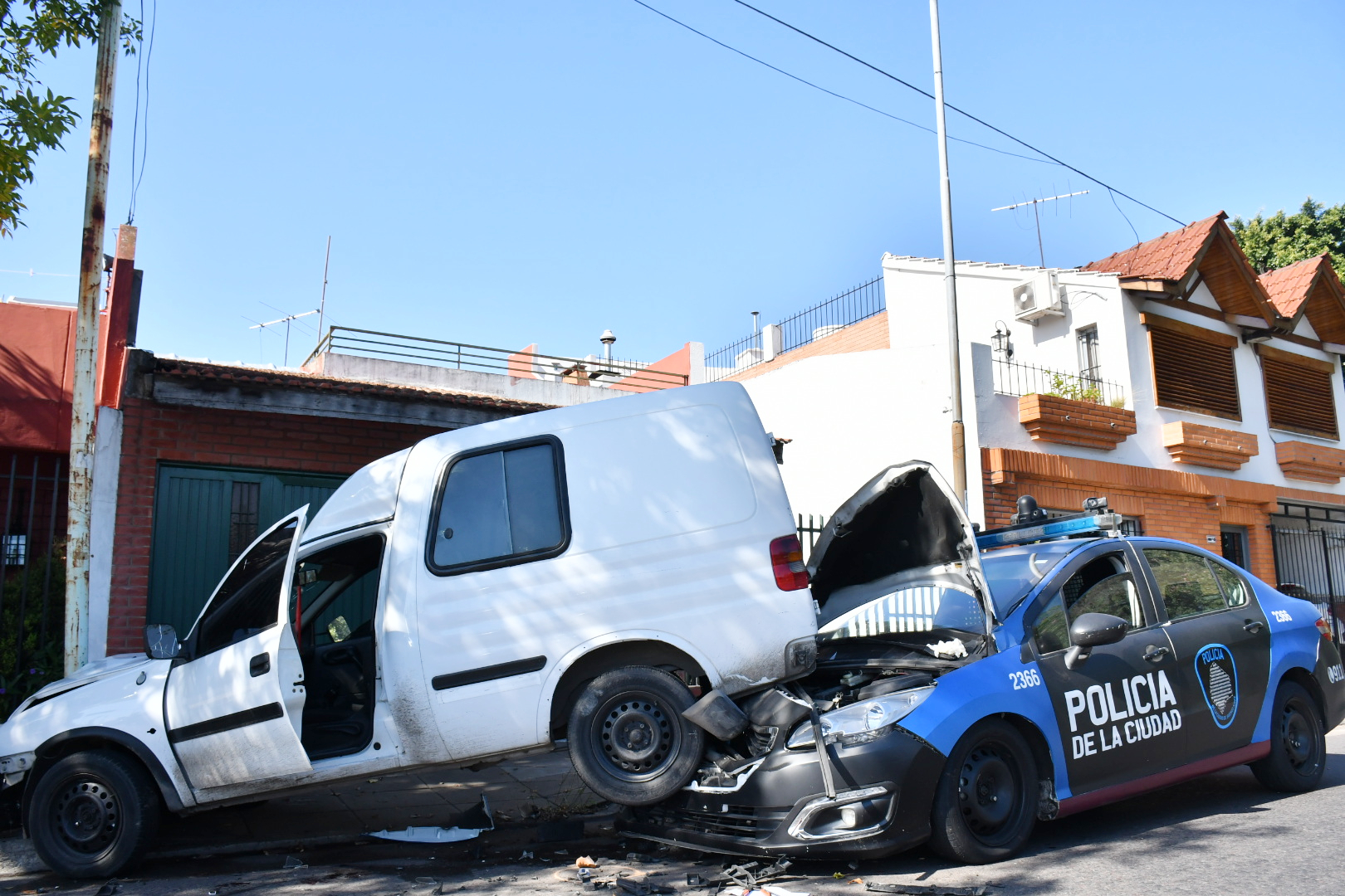Falsos-operarios-uno-con-pedido-de-captura-detenidos-en-la-General-Paz-luego-de-intento-de-robo-en-Devoto