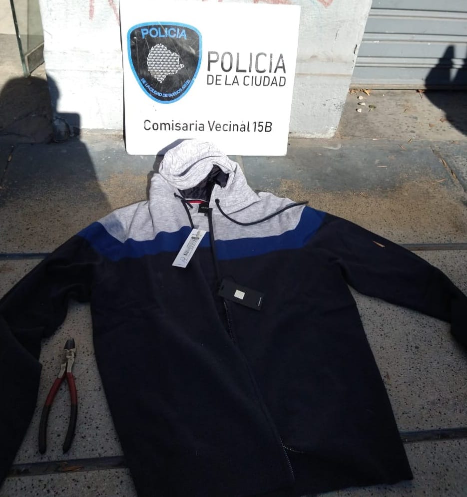 La-PolicC3ADa-de-la-Ciudad-detuvo-al-E2809CEstafador-de-la-VirulanaE2809D-por-robar-en-un-local-de-ropa-de-Palermo