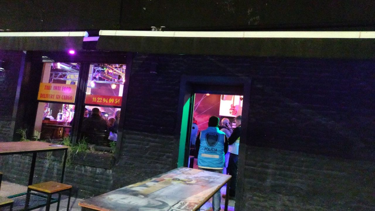 Fue-desbaratada-una-fiesta-clandestina-con-unas-cien-personas-en-Palermo-dos-encargadas-detenidas