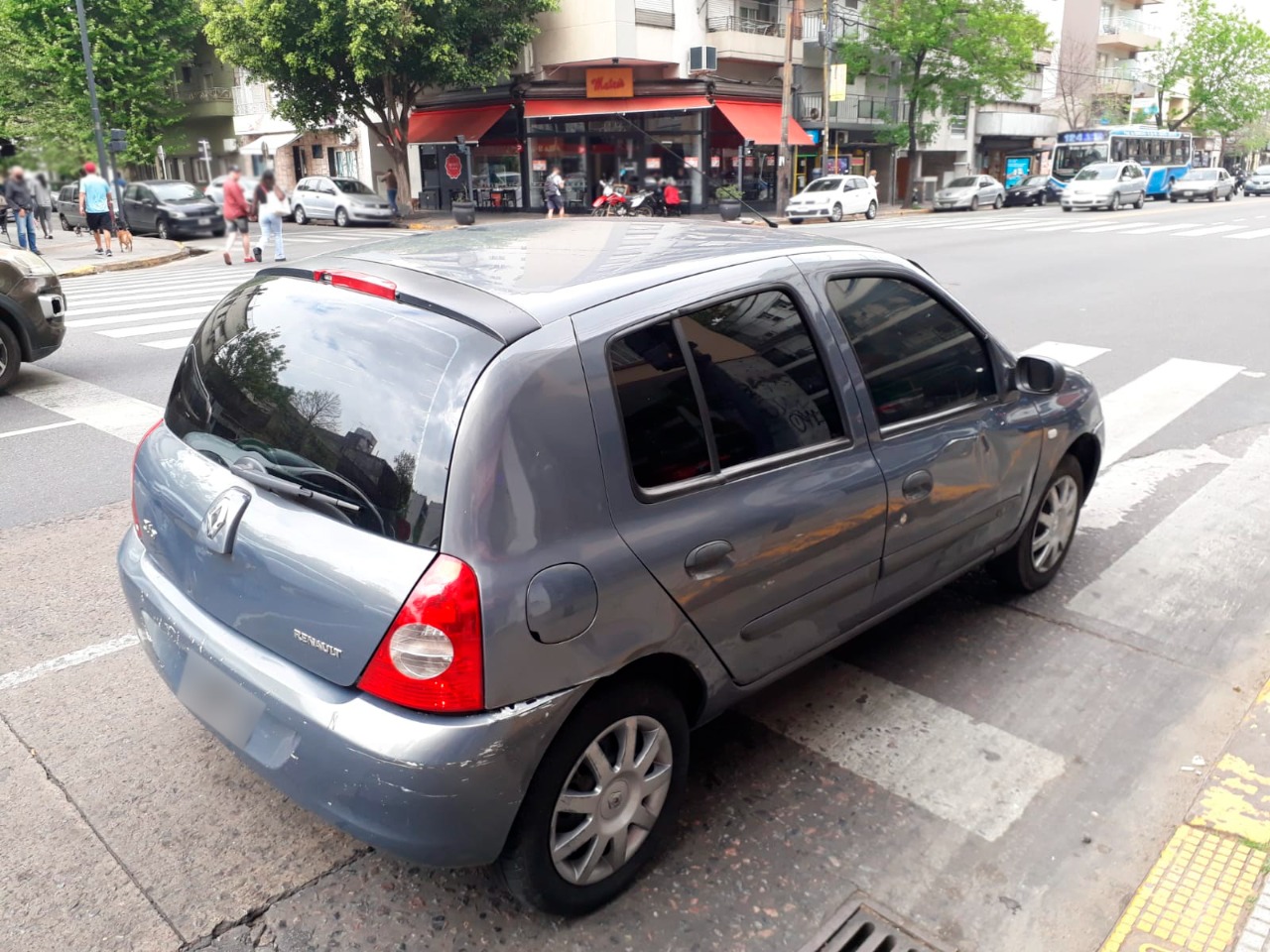 Dos-detenidos-uno-con-orden-de-captura-por-haber-robado-con-inhibidor-pertenencias-de-un-vehiculo