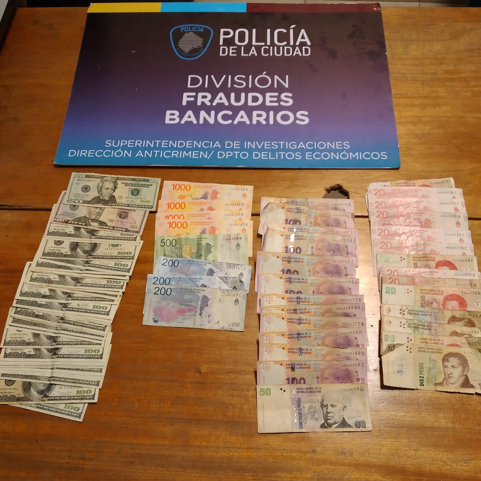 Desarticularon-banda-que-cometia-estafas-bancarias-mas-de-ocho-mil-damnificados-y-perdidas-por-258-millones-de-pesos