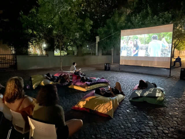 Cine-al-aire-libre-La-Ciudad-propone-seis-ciclos-diferentes-para-disfrutar-en-verano