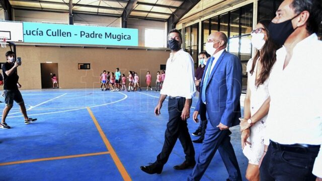 Polideportivo-Padre-Mugica-LucC3ADa-Cullen-un-sueC3B1o-hecho-realidad-para-chicas-y-chicos-del-Barrio-31