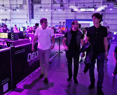 JosC3A9-Luis-Giusti-y-MartC3ADn-Lousteau-recorrieron-la-Flow-Gamergy-Argentina