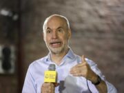 RODRIGUEZ LARRETA PRESENTÓ UNA COMISARÍA MÓVIL CON UN GUIÑO A LOS VOTANTES DE MILEI: “SEGURIDAD ES LIBERTAD”