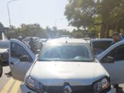 Detienen a 2 delincuentes que circulaban con un auto mellizo en Palermo