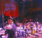 Francisca Valenzuela, la cantautora chilena, lanzó su esperado nuevo álbum “Vida tan Bonita”