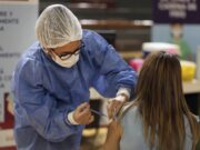 NUEVAS DENUNCIAS POR PRESUNTAS IRREGULARIDADES EN EL INICIO DE LA VACUNACIÓN CONTRA EL CORONAVIRUS