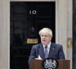 Los escándalos acaban con la era Johnson