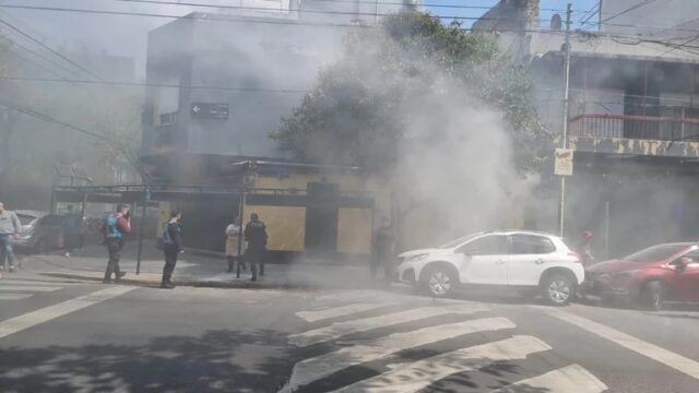 Bomberos-sofocaron-un-incendio-en-una-parrilla-de-Palermo