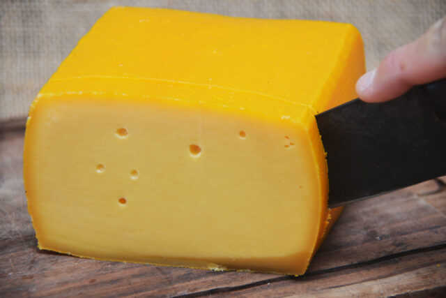 Queso-Tandil-TIPO-Banquete-scaled-1