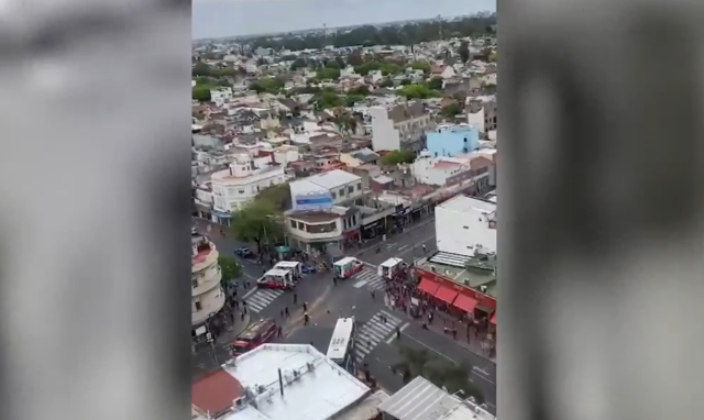 asi-fue-el-choque-entre-un-camion-y-un-colectivo-que-dejo-al-menos-diez-heridos