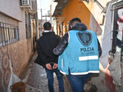 Detienen a madre e hijo en panchería de Once