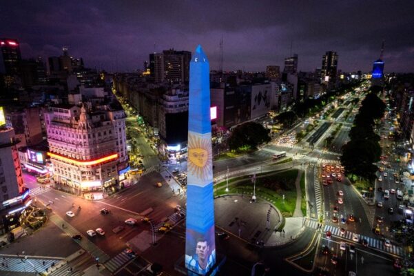 El-Obelisco-alienta-a-la-SelecciC3B3n-un-dC3ADa-antes-de-cada-encuentro-con-un-mapping-especialmente-diseC3B1ado
