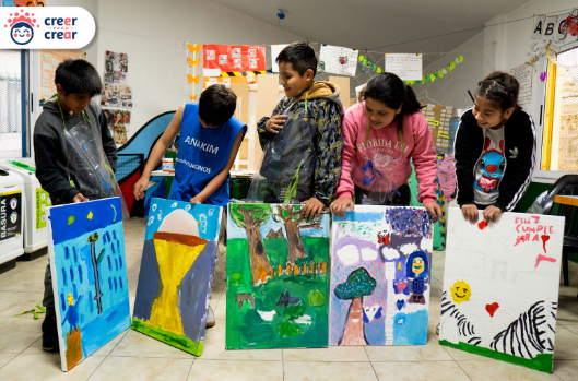 una-exposicion-con-obras-creadas-por-chicos-y-chicas-e-intervenidas-por-reconocidos-artistas