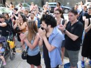 Palermo Solidario: Abrazan a una escuela luego del robo de computadoras y destrozos