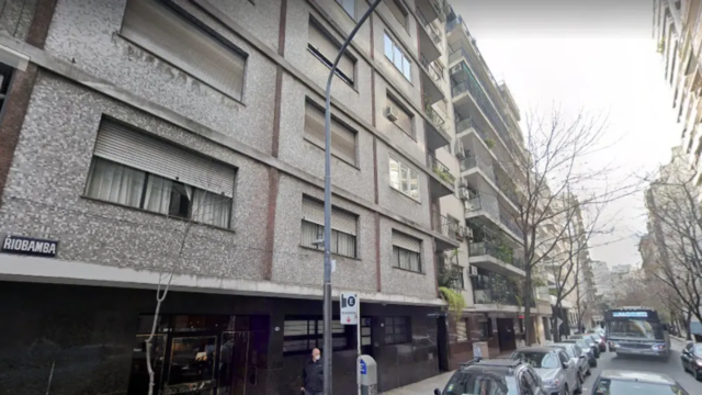 Chica-cayC3B3-al-vaciC3B3-desde-un-cuarto-piso-en-Recoleta