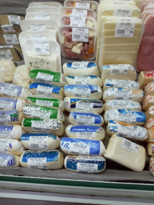 Defensa-al-Consumidor-porteC3B1a-retirC3B3-de-la-venta-mC3A1s-de-4.467-alimentos-vencidos-y-sin-informaciC3B3n