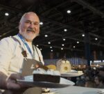 Budín de cítricos, coco y mango