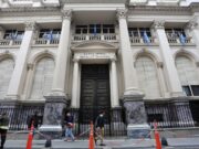 EL BANCO CENTRAL SUBIÓ LAS TASAS DE CORTO PLAZO EN BUSCA DE CONTENER A LOS DÓLARES FINANCIEROS