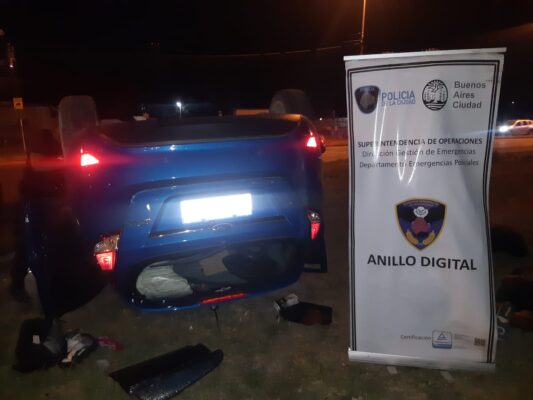 Cuatro-detenidos-armados-tras-persecuciC3B3n-y-vuelco-de-auto-robado