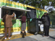 Los vecinos de la Ciudad se van sumando al reciclado