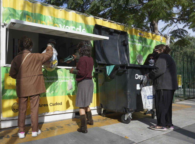 Mas-de-la-mitad-de-los-vecinos-y-vecinas-ya-recicla