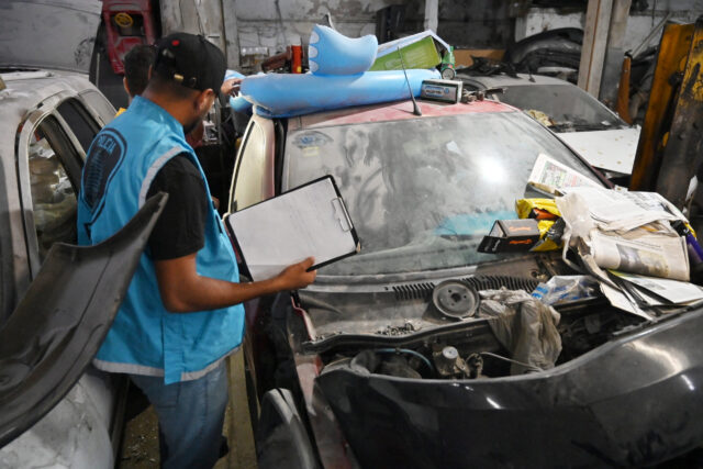 clausuran-taller-mecanico-tras-hallar-un-vehiculo-con-pedido-de-secuestro-por-hurto-scaled-1