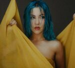 “Todo estará ‘bien’” es el nuevo sencillo de la estrella del pop punk Charlotte Sands