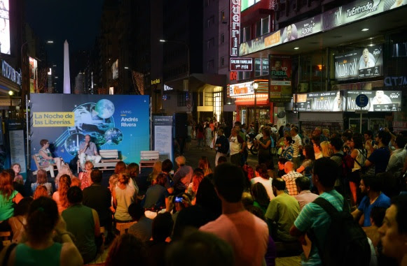 Con-eje-en-la-democracia-llega-La-Noche-de-las-LibrerC3ADas-a-la-Ciudad