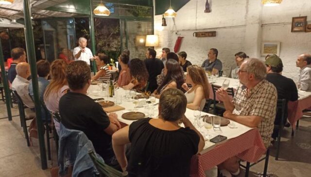 Cosecha-de-cepas-Malbec-y-Pinot-Noir-en-el-Distrito-del-Vino
