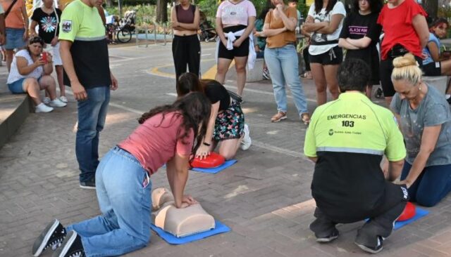 La-Ciudad-continC3BAa-en-2023-con-sus-jornadas-de-RCP-en-espacios-pC3BAblicos