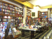 Jorge Macri visitó la librería “Menéndez Libros”