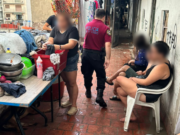 Detienen a dos hombres luego de desalojar una casa usurpada en el barrio de Constitución