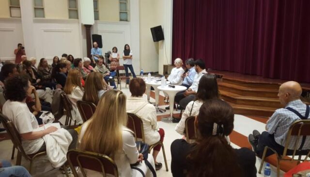 reuniC3B3n-con-vecinos-de-Retiro-y-San-NicolC3A1s