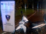 Luego de una larga persecución lograron atrapar a un delincuente con una moto robada