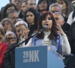 Cristina Fernández en Plaza de Mayo: “Yo soy del pueblo y de ahí no me muevo, hagan lo que hagan”
