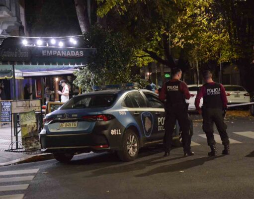 Detienen a una banda de colombianos abrepuertas en el barrio porteño de Villa Devoto