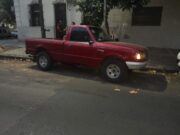 La policía logró capturar a un delincuente que robaba vehículos en el barrio de Santa Rita