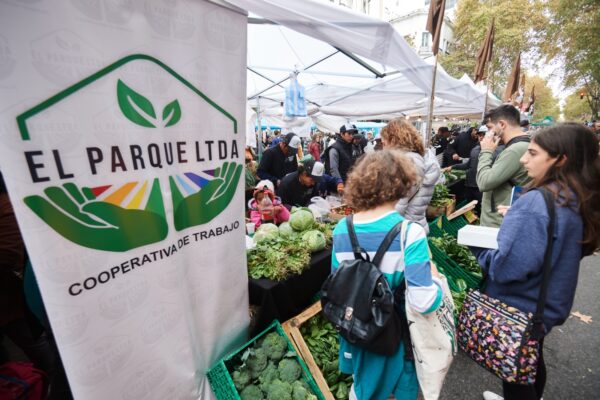 Miles-de-personas-visitaron-la-Expo-Feria-de-la-economC3ADa