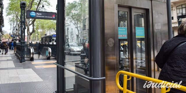Subte-Ordenan-que-se-viaje-gratis-cuando-no-funcionen-las-escaleras-mecC3A1nicas-y-ascensores