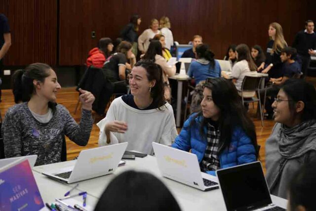 MC3A1s-de-3500-mujeres-fueron-capacitadas-en-empleabilidad-y-educaciC3B3n-financiera-por-la-Ciudad