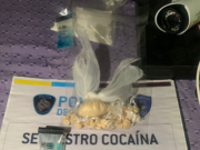 Detienen a dos personas por venta de drogas en el Barrio 31 y Zavaleta