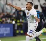 PSG pone en venta a Mbappé tras bajarlo de la gira por Asia