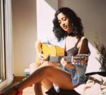 Michelle Bliman remonta un vuelo etéreo con “Pluma”