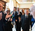 El Papa recibió el premio “Es periodismo”