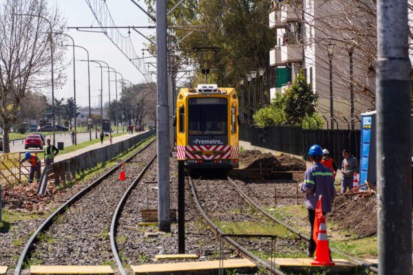 comenzC3B3-la-obra-de-renovaciC3B3n-de-estaciones-del-Premetro