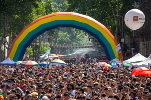 Cortes-de-transito-por-la-marcha-LGTBIQ-y-otras-movilizaciones-scaled-1